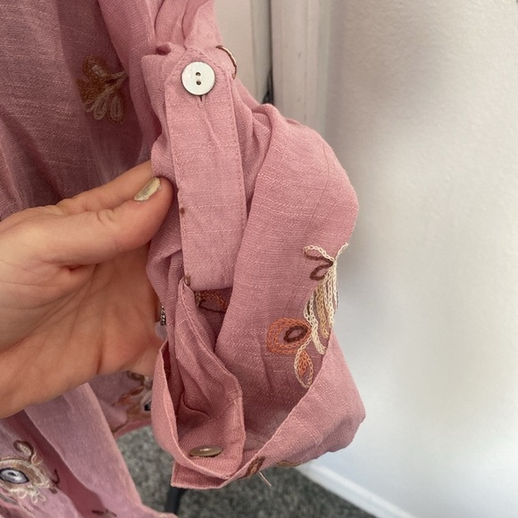 Fig and flower embroidered button down blouse in dusty rose. - Picture 4 of 14
